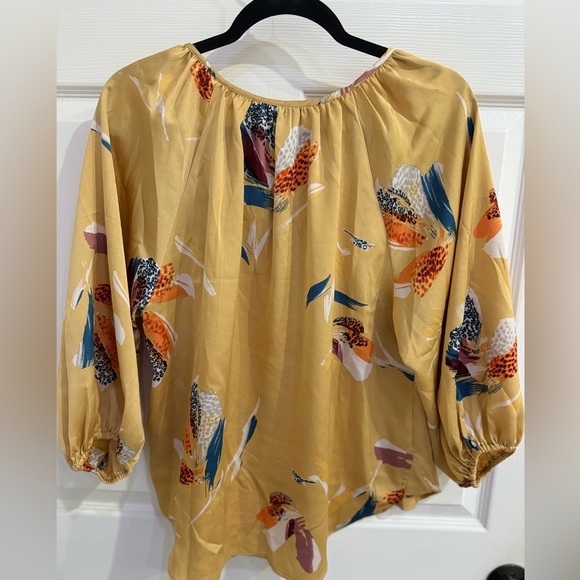 Lovestich Satin Top- size M - Picture 3 of 3